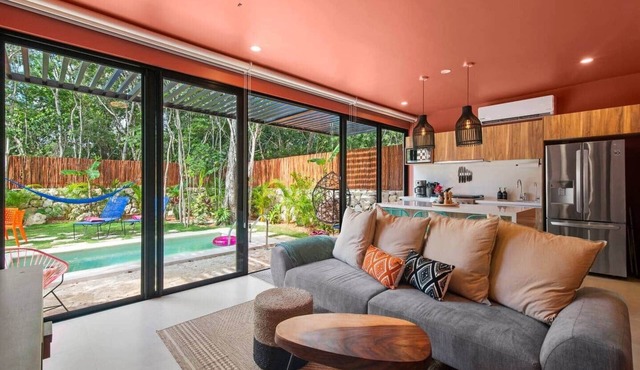 Casa Lush | Pvt Pool | Rooftop | 10 Min to Beach
