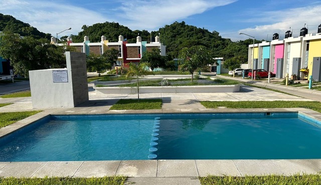 Casa Manzanillo, Colima, en Coto con Alberca, Capacidad 7 Personas