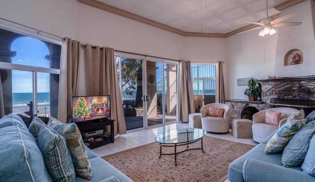 Casa Matas Spacious 6-bedroom for up to 13 guests.