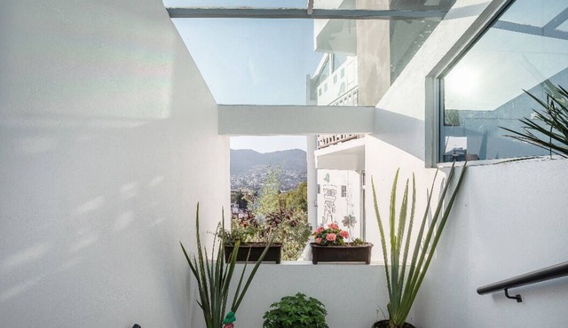 Casa Mexicana; Security, Malls nearby, Zona Esmeralda 10 minutes away