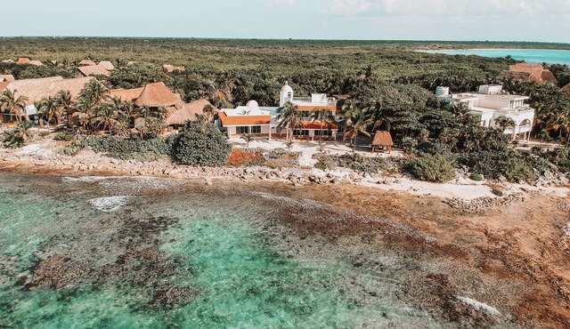 Casa Paamul is an amazing home located on one of the most beautiful private bays
