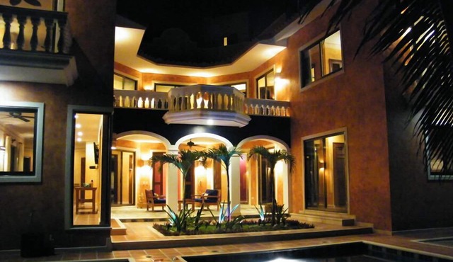 Casa Perla del Mar ; beautiful home with views, private pool and chef available