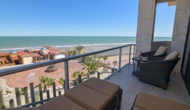 Casa Playa Vista | 3BR/2.5BA Vacation Home | La Hacienda