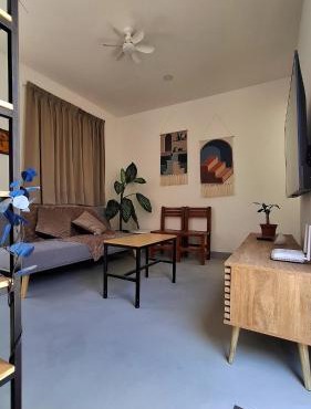 casa privada con jardín y cochera