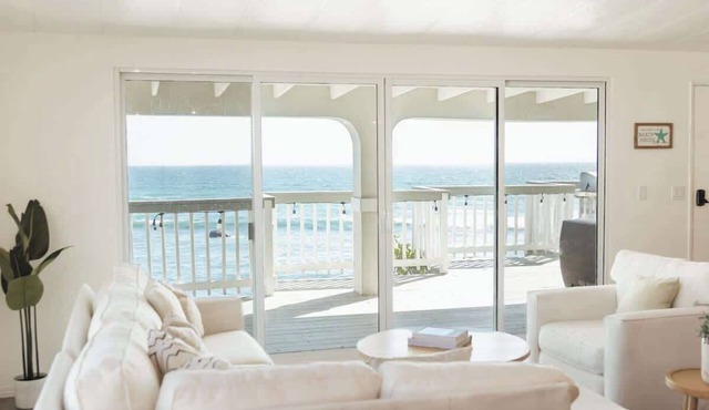 Casa Serena, Oceanfront Lodging