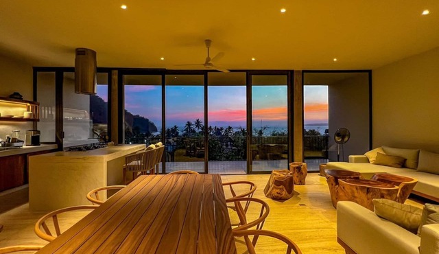Casa Tamarindo. Nueva, con alberca, a 2 cuadras de la playa. La Manzanilla, Jal.