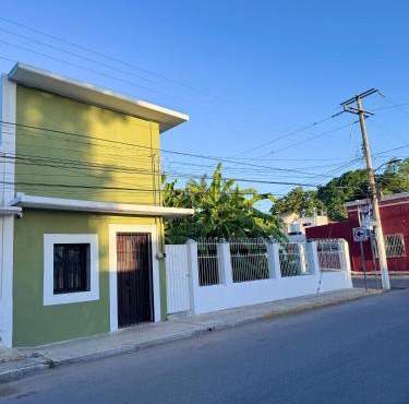 Casa verde El Platanar con Jardín Tropical Calkiní