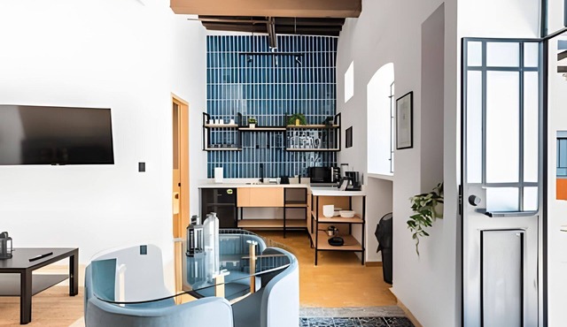 Casona 212|Apt in Prime Downtown Location+ Parking