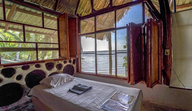 Cayuco Maya in Bacalar