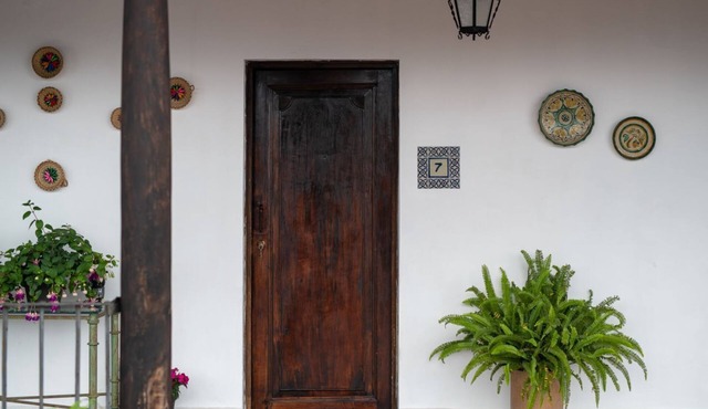 Central colonial apartment with private balcony
