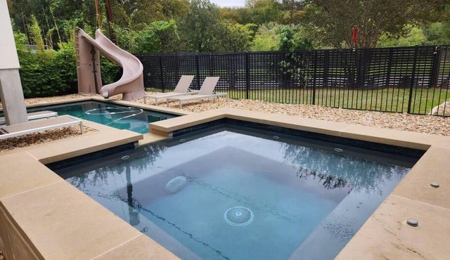 central contemporary w/POOL and SPA in Austin