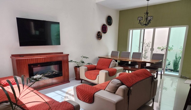 Central family home / garage & WiFi.