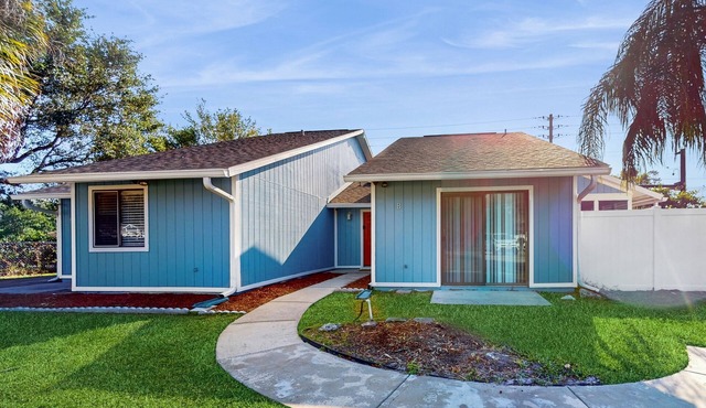 Centrally located dog-friendly home with beach gear & patio - snowbird-friendly in Palm Coast