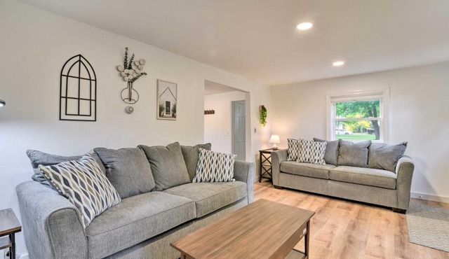 Centrally Located Mount Pleasant Retreat! in Mount Pleasant