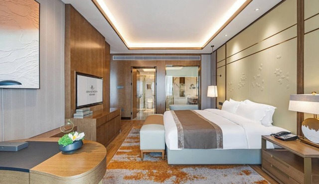 Changde Licheng Huating Hotel