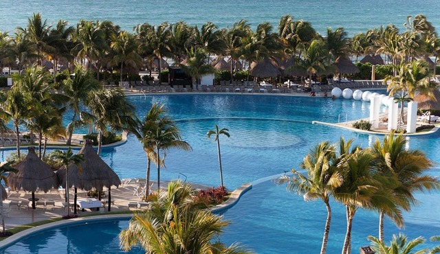 Charming 1 and 2-bedrooms resort in marvelous Puerto Morelos with WiFi, Gym & AC