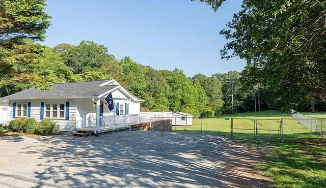Charming 2-bedroom house in Clemson 4mi. from Death Valley and 1mi. from Mac's in Clemson