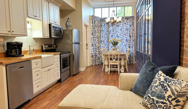 Charming 2 BR/2 bath in Historic District - Rent 1 Suite or Both/8-16 people! in Troy