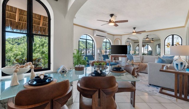 Charming 2BR w/AC, WiFi & Stunning City + Mountain Views in Romantic Zone
