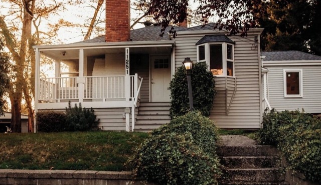 Charming 3-Bed Bungalow near SODO + Downtown Seattle in Seattle