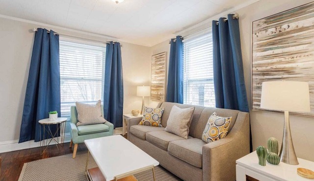 Charming Duplex Near Food and Fun | 15/16 in KCMO