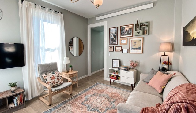 Charming River View Apt | Walk to Shops & Cafes in The Dalles