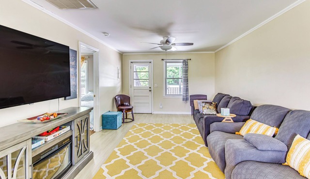 Charming Shallotte Home ~ 4 Mi to Ocean Isle Beach in Shallotte