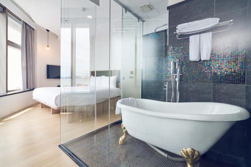 CHECK Inn Express New Taipei Tamsui