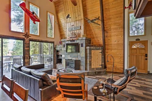 Chester Cabin w/Deck - Walk to Lake + Golfing! in Chester