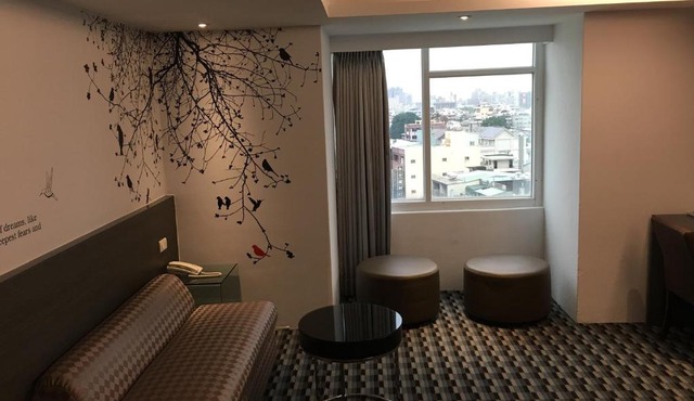 Chiayi Look Hotel