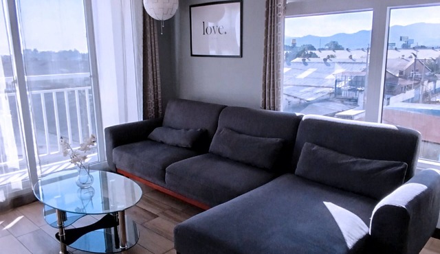 CHIC & COMFORTABLE STAY – CLOSE TO AIRPORT