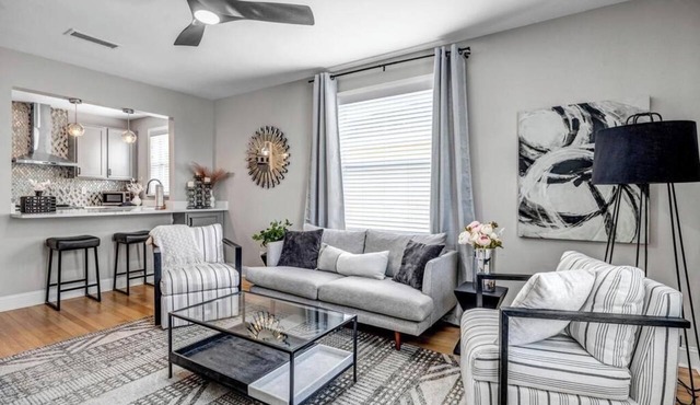 Chic Riverfront Apartment in Downtown San Marco in Jacksonville