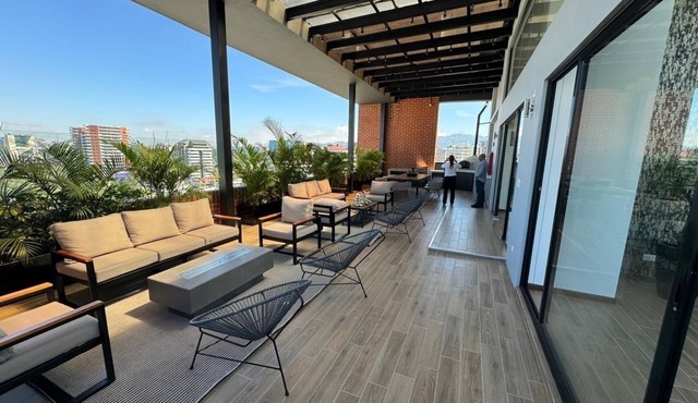 CHICK, CENTRIC AND BEAUTIFUL NEW APARTMENT