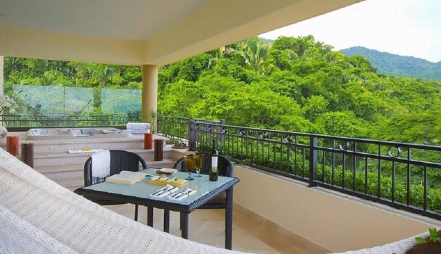Christmas Week in a 3 Bedroom Lock-Off Oceanfront Suite @ Garza Blanca PVR