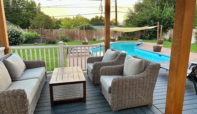 Clarkston House with pool! Relax and enjoy with family and friends in Clarkston
