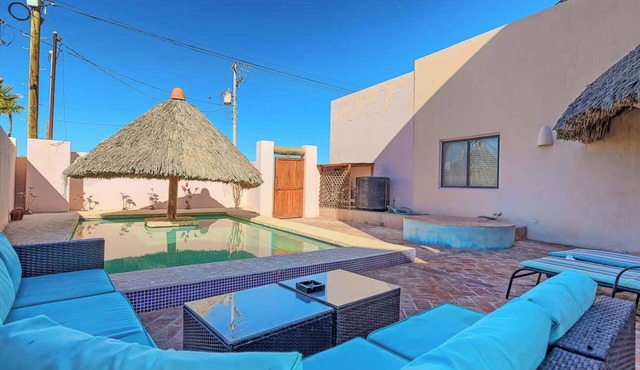 Colorful Oceanview Home with Pool Casa en el Cielo