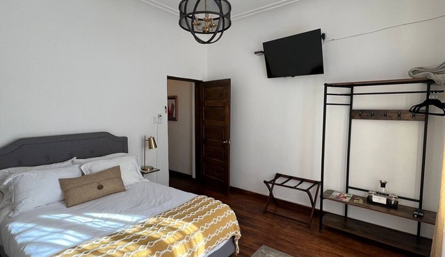 Comfortable room in boutique Hotel Villa Reyna in historic house built in 1900!