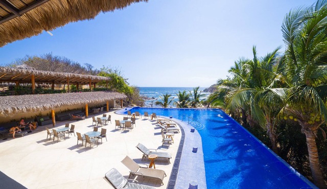 Coral Blue Huatulco All Inclusive