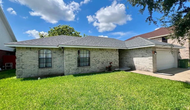 Corporate-Ready Home Close to SpaceX & the Coast