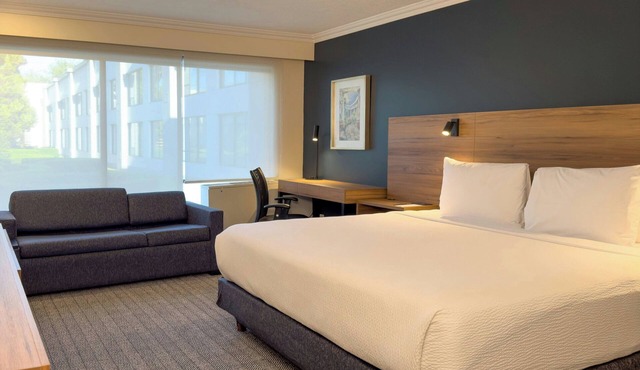 Courtyard by Marriott Toluca Airport