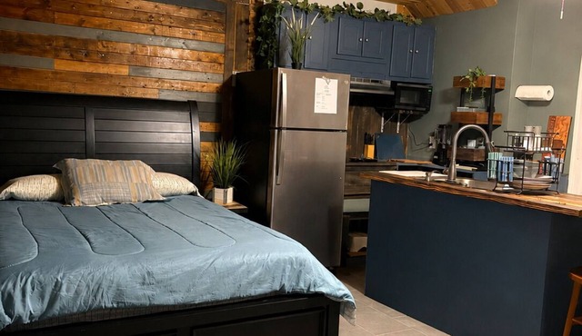 Cozy 1-bedroom studio in adorable Brownsville, Tx Sleeps Up to 3