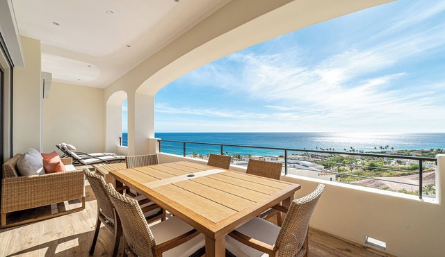 Cozy 2-bedroom condo in gorgeous beachfront community