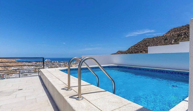 Cozy 2BR Condo with Rooftop Pool - BBQ