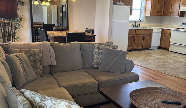 Cozy Apartment on Quiet Street in Poplar Bluff