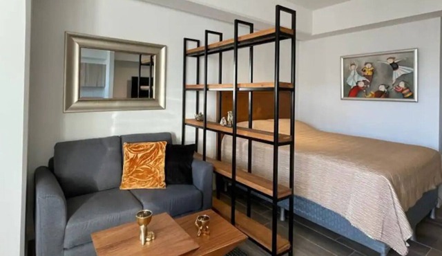 Cozy apt 5 min from airport