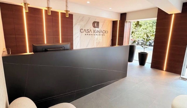 Cozy Luxury Apt steps away from La Estación Z10 With Pool