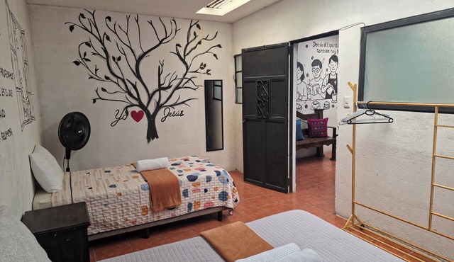 Cozy Town House Ixim - 15 mins walk to Central Park