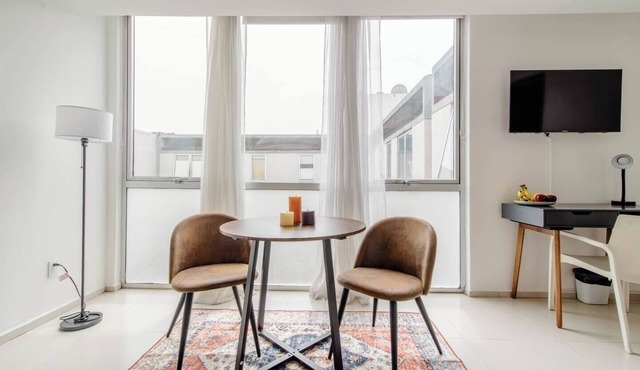 CPH06- 1 BR/1 BTH - One Bedroom Apartment, Sleeps 2