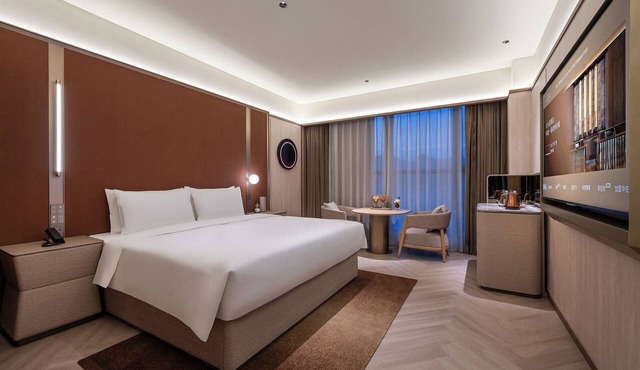Crystal Hotel Qingdao Liaoyang West Road in Qingdao