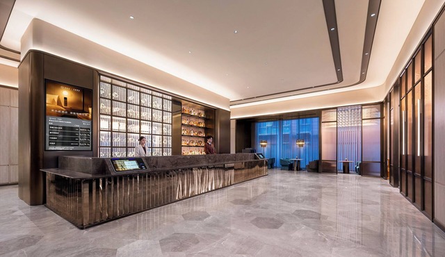 Crystal Hotel Qingdao Taidong St.